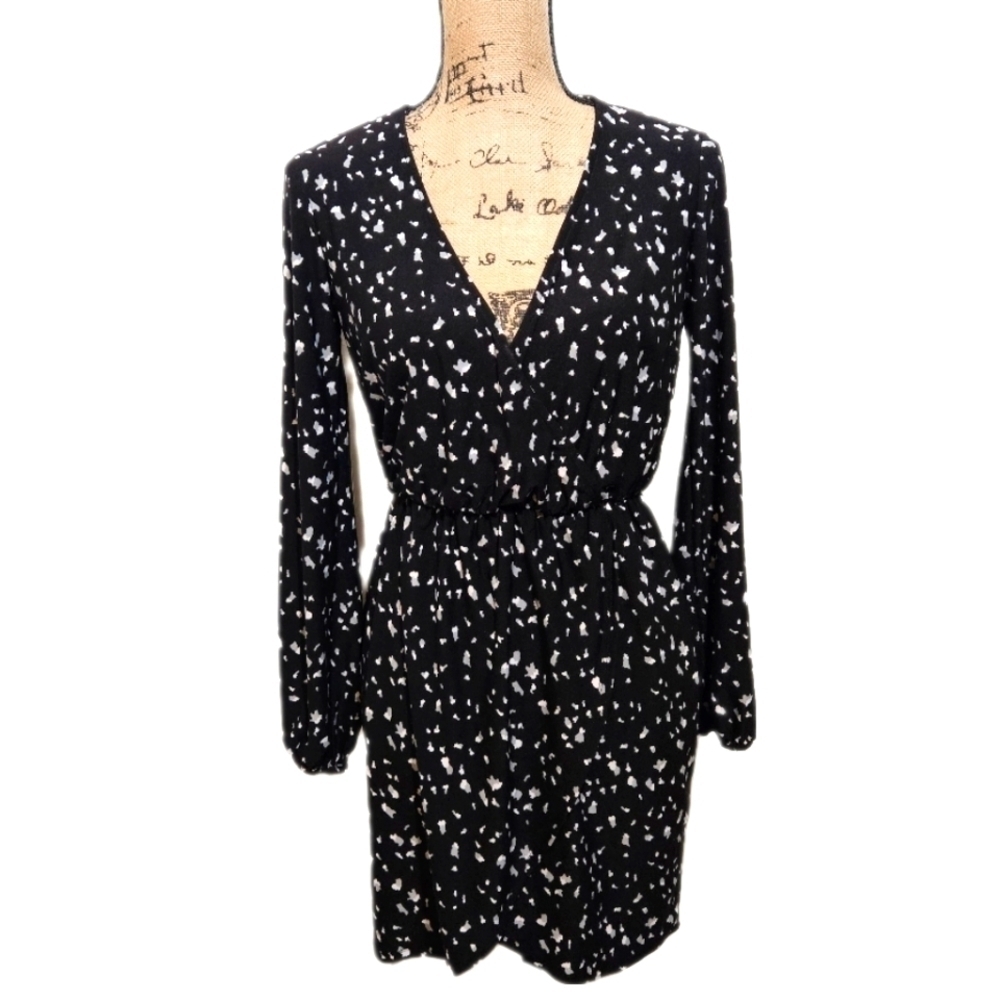 Forever 21 Long Sleeve Black & Silver Print Mini Dress Size M